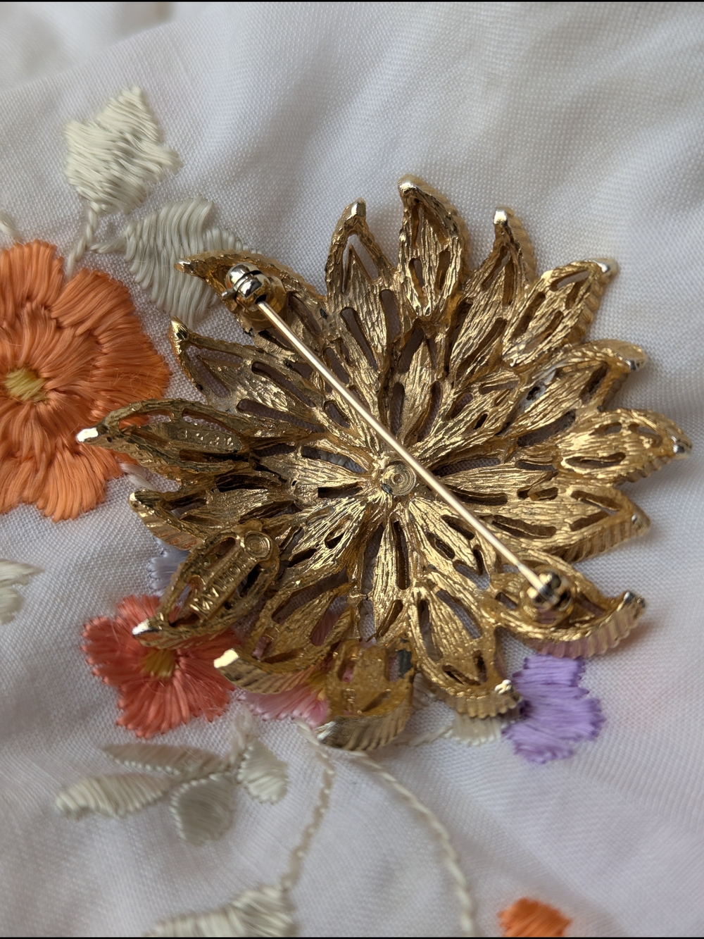 D'Orlan Vintage Floral Flower Brooch Pin Quiet Luxury Bohemian 70s Retro - Picture 12 of 14